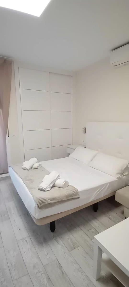 Studio til salg i Benalmadena med swimmingpool - € 250.000 (Ref: 9419857)