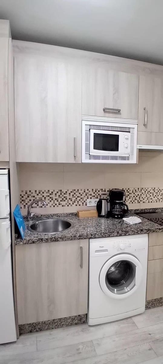 Studio til salg i Benalmadena med swimmingpool - € 250.000 (Ref: 9419857)