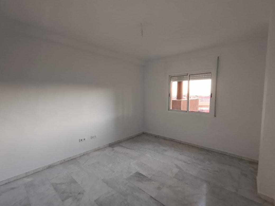 2 bedroom Flat for sale in La Reserva with pool garage - € 310,000 (Ref: 9419858)