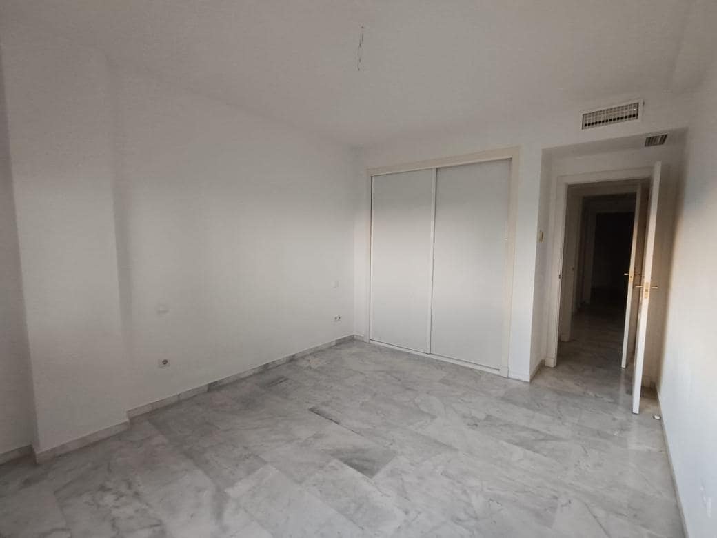 2 bedroom Flat for sale in La Reserva with pool garage - € 310,000 (Ref: 9419858)