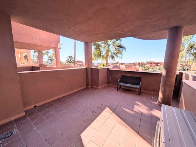 2 bedroom Flat for sale in La Reserva, Marbella with pool garage - € 310,000 (Ref: 9419858)