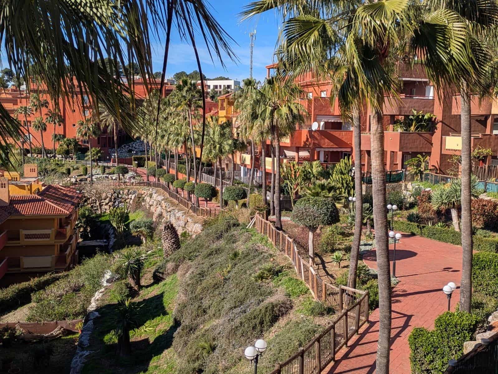 2 soverom Leilighet til salgs i La Reserva med svømmebasseng garasje - € 310 000 (Ref: 9419858)