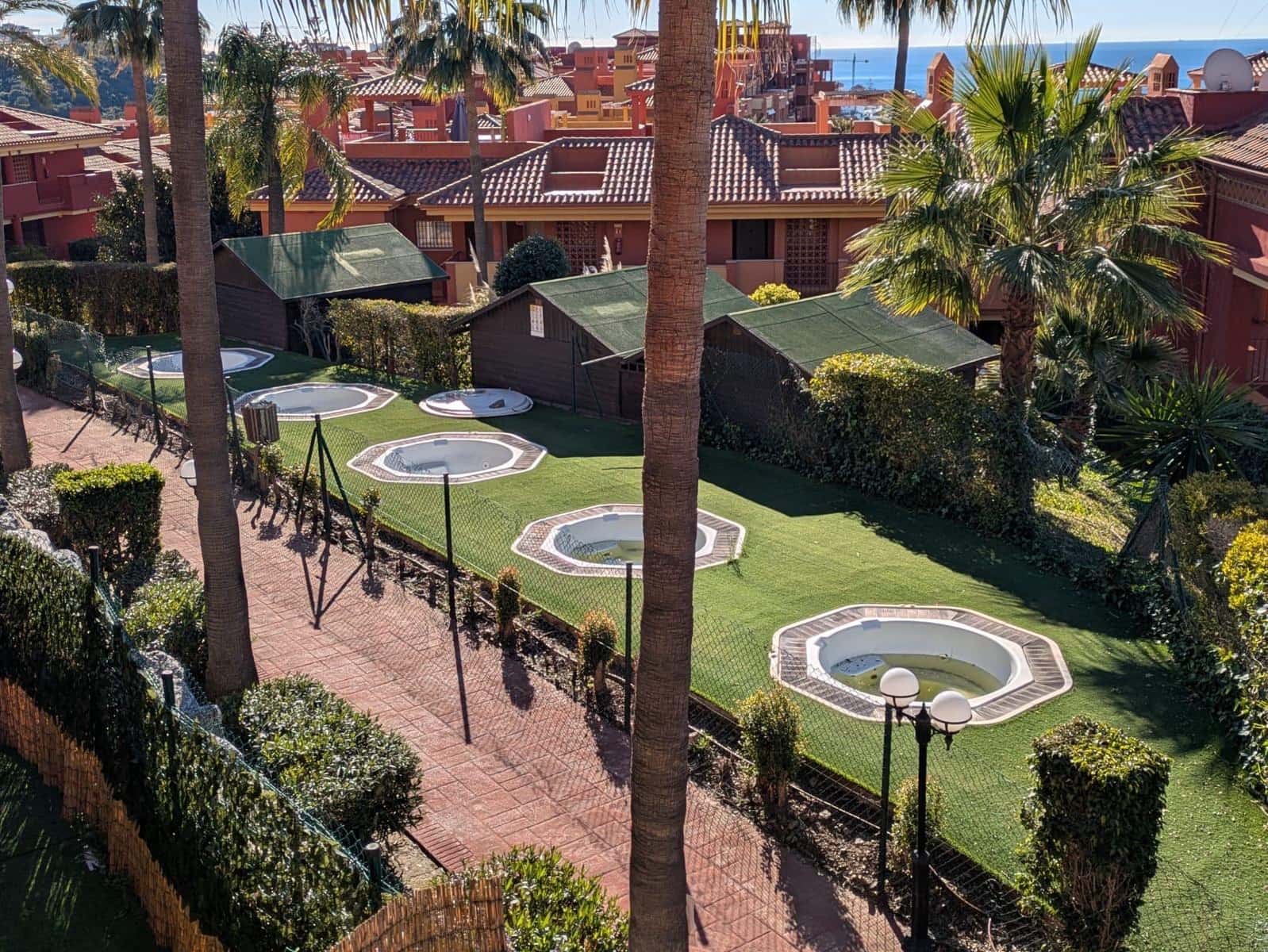 2 soverom Leilighet til salgs i La Reserva med svømmebasseng garasje - € 310 000 (Ref: 9419858)