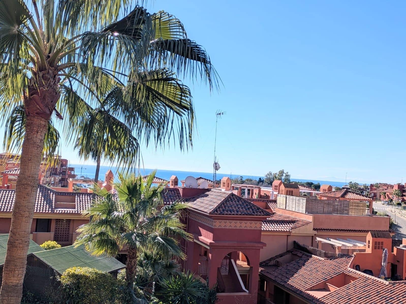 2 soverom Leilighet til salgs i La Reserva med svømmebasseng garasje - € 310 000 (Ref: 9419858)