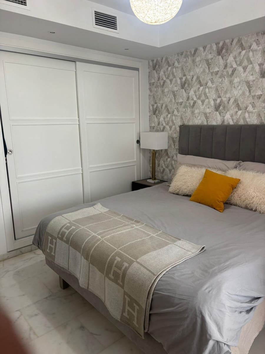 3 makuuhuone Huoneisto myytävänä paikassa Torrequebrada mukana uima-altaan 
autotalli - 560 000 € (Ref: 9449379)