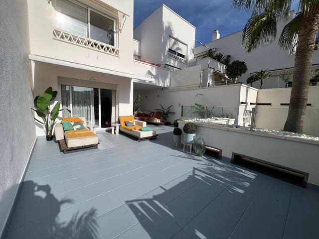 3 makuuhuone Huoneisto myytävänä paikassa Torrequebrada, Benalmádena mukana uima-altaan 
autotalli - 560 000 € (Ref: 9449379)