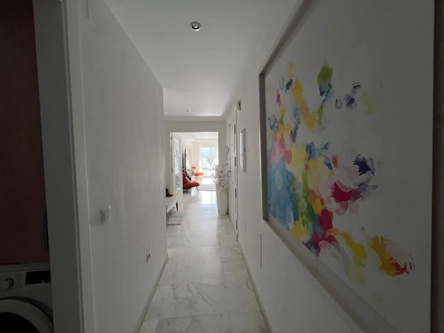 3 makuuhuone Huoneisto myytävänä paikassa Torrequebrada, Benalmádena mukana uima-altaan 
autotalli - 560 000 € (Ref: 9449379)