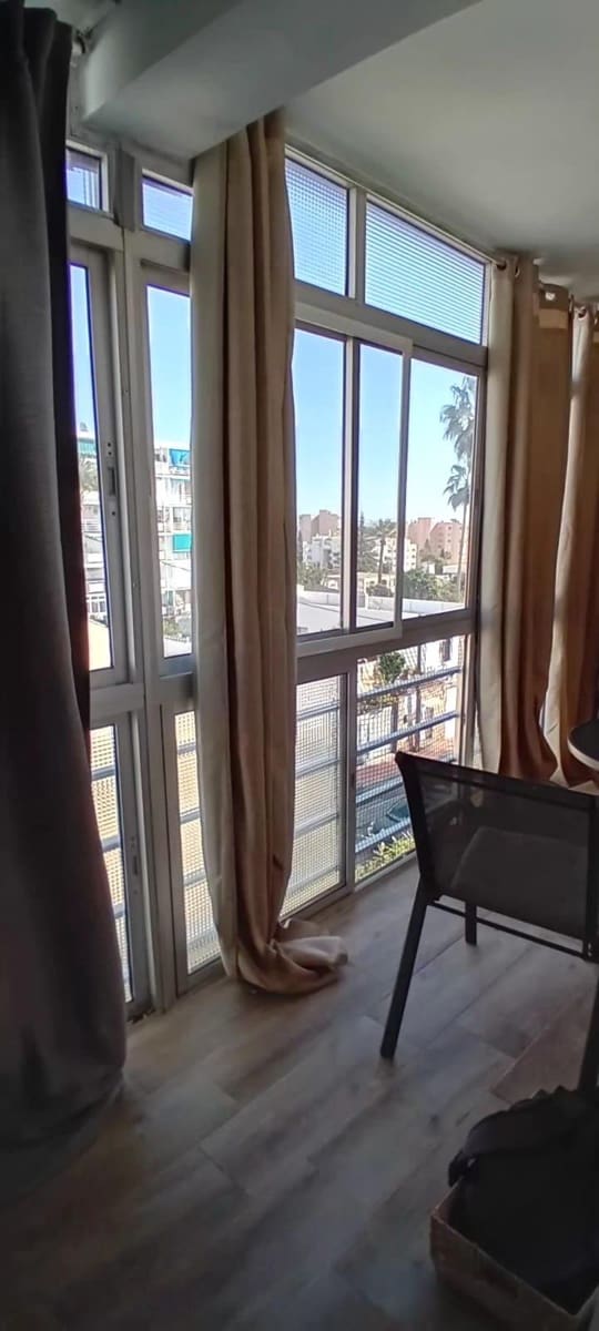 Apartamento de 2 habitaciones en Benalmadena Costa en venta - 191.000 € (Ref: 9468526)
