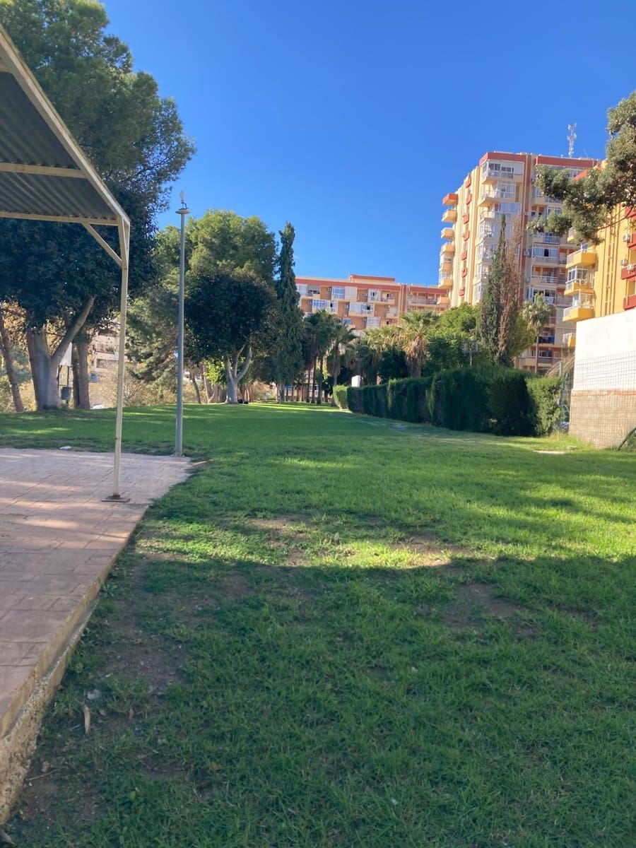 Yksiö myytävänä paikassa Benalmadena mukana uima-altaan - 162 000 € (Ref: 9470460)