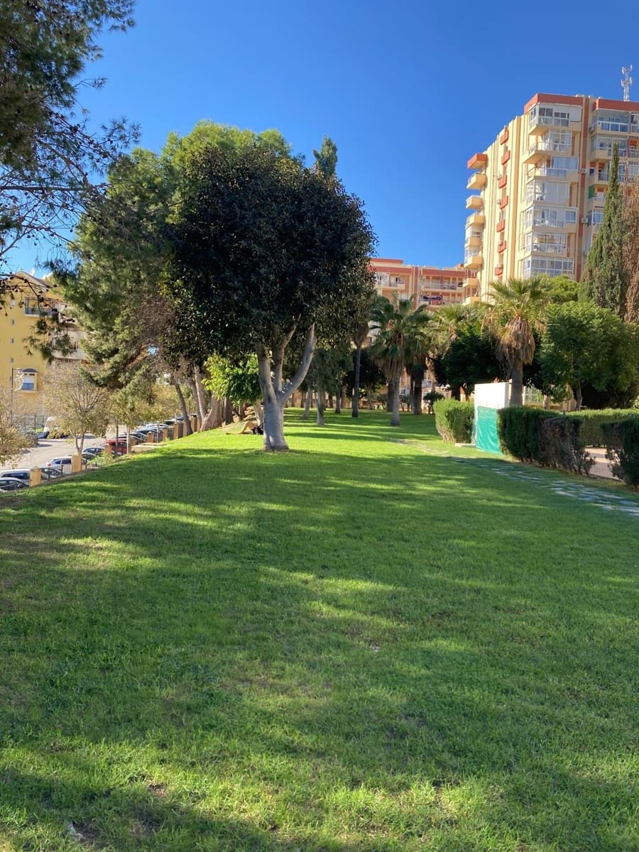 Yksiö myytävänä paikassa Benalmadena mukana uima-altaan - 162 000 € (Ref: 9470460)