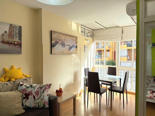 Yksiö myytävänä paikassa Benalmádena mukana uima-altaan - 162 000 € (Ref: 9470460)