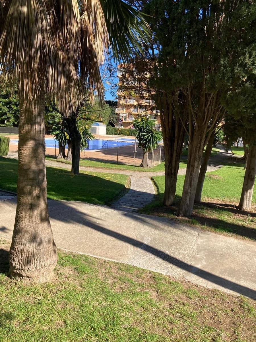 Yksiö myytävänä paikassa Benalmadena mukana uima-altaan - 162 000 € (Ref: 9470460)