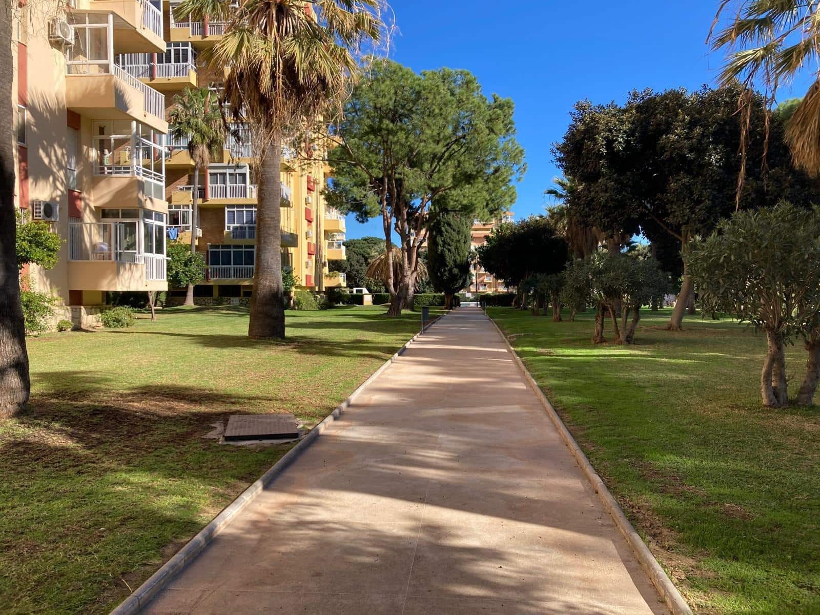 Yksiö myytävänä paikassa Benalmadena mukana uima-altaan - 162 000 € (Ref: 9470460)