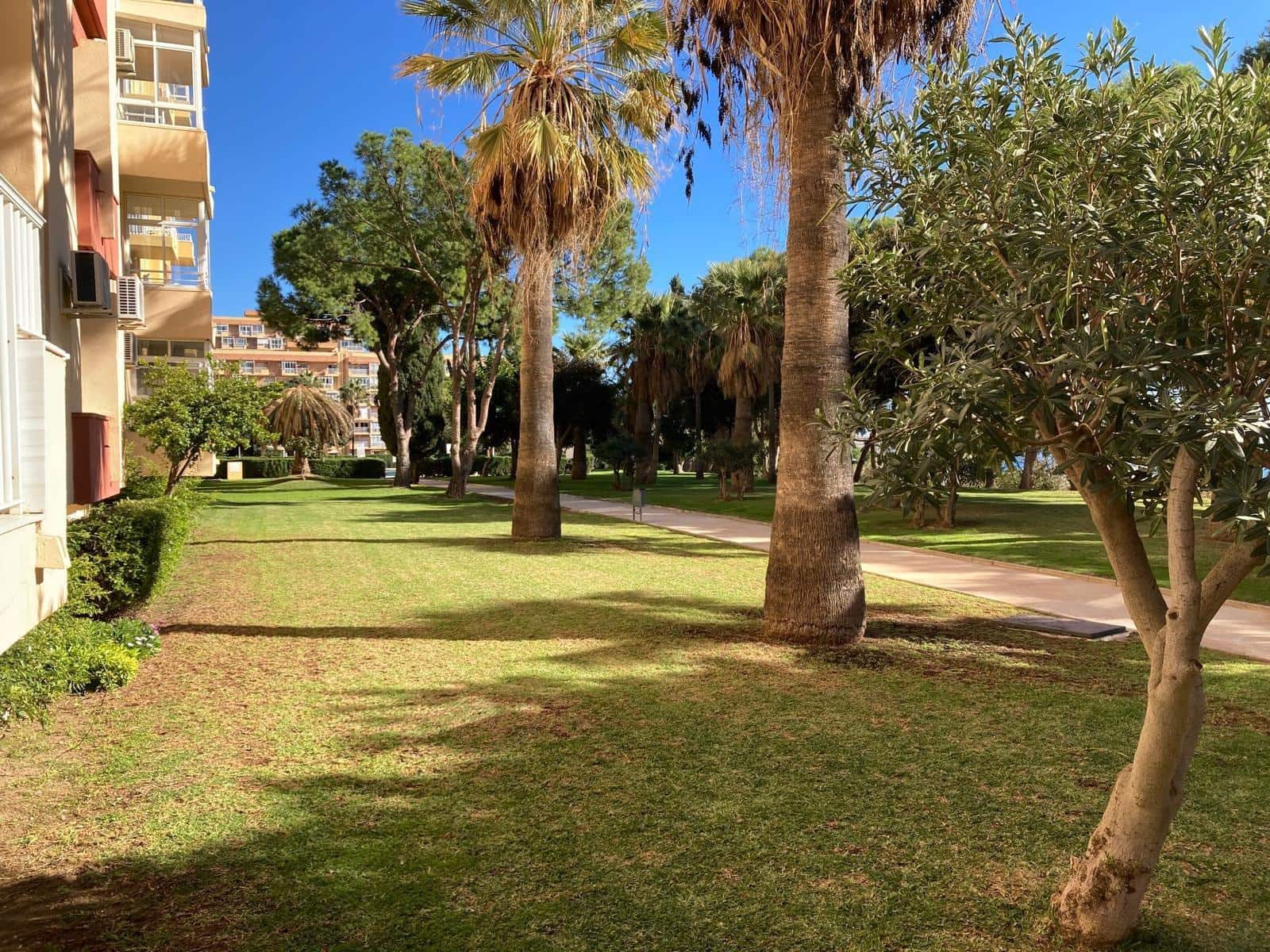 Yksiö myytävänä paikassa Benalmadena mukana uima-altaan - 162 000 € (Ref: 9470460)