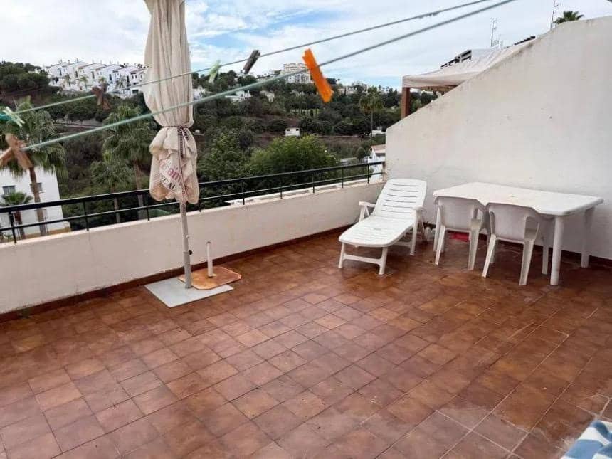 Piso de 2 habitaciones en Miraflores en venta con piscina - 220.000 € (Ref: 9476196)