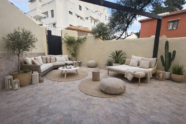 3 slaapkamer Rijtjeshuis te koop in Torremolinos met zwembad garage - € 430.000 (Ref: 9504355)