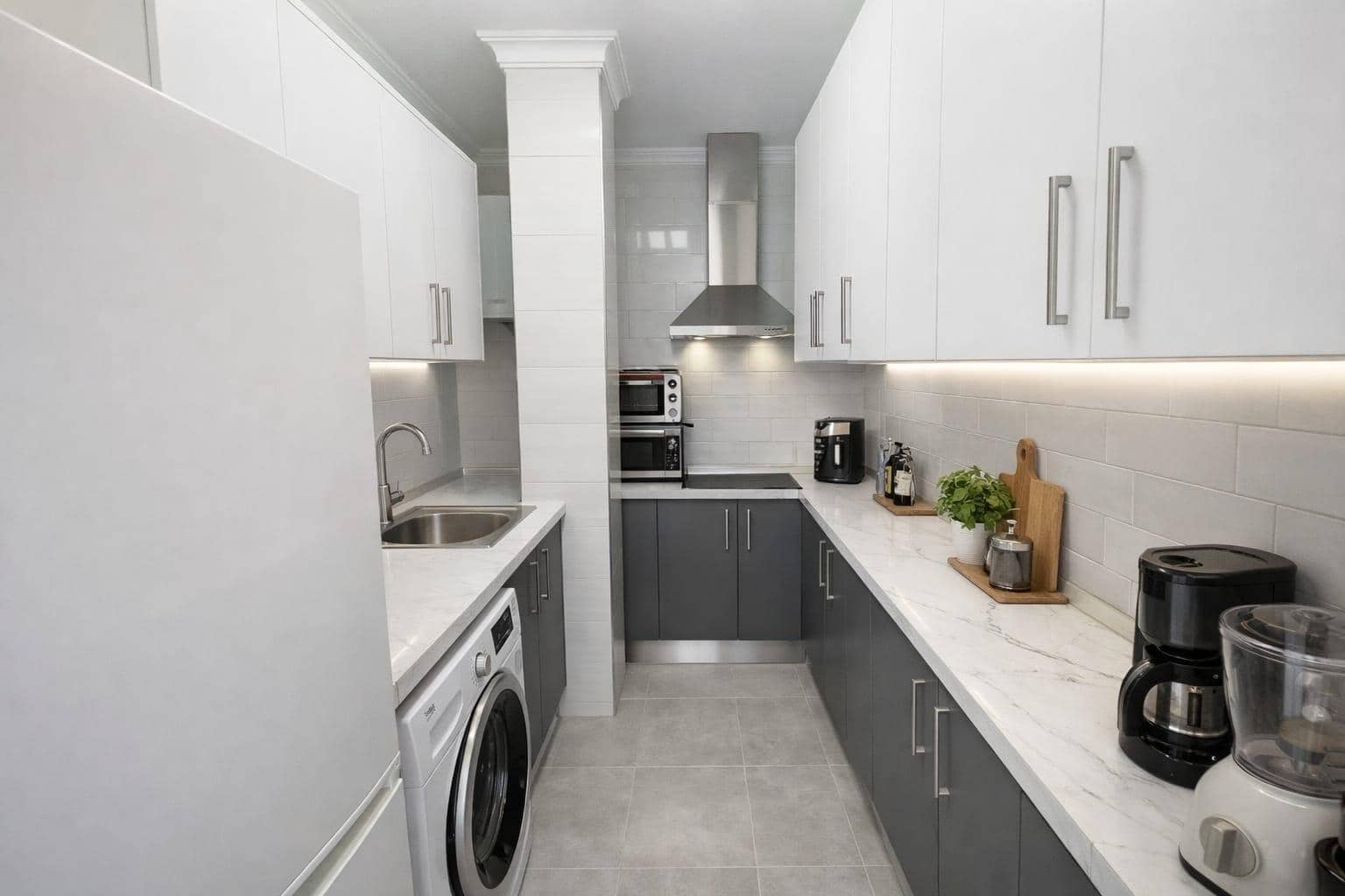 2 bedroom Flat for sale in Torremolinos with garage - € 351,000 (Ref: 9518964)