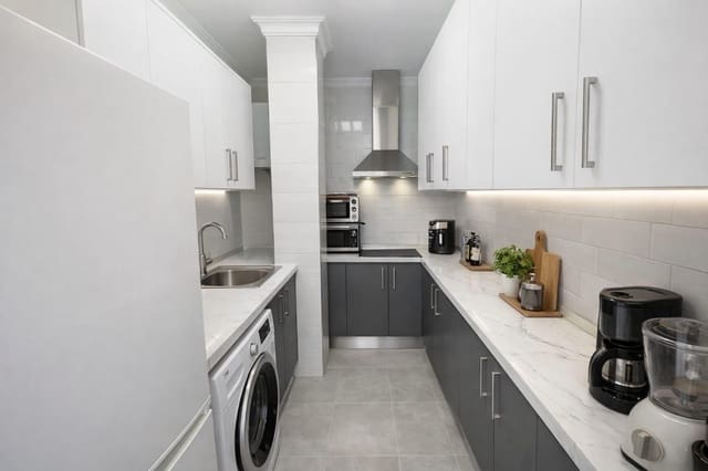 2 soverom Leilighet til salgs i Torremolinos med garasje - € 318 000 (Ref: 9518964)