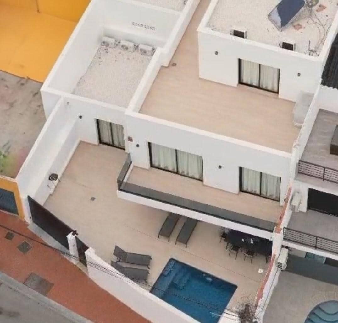 7 bedroom Villa for sale in Benalmadena Costa with pool garage - € 1,150,000 (Ref: 9527776)