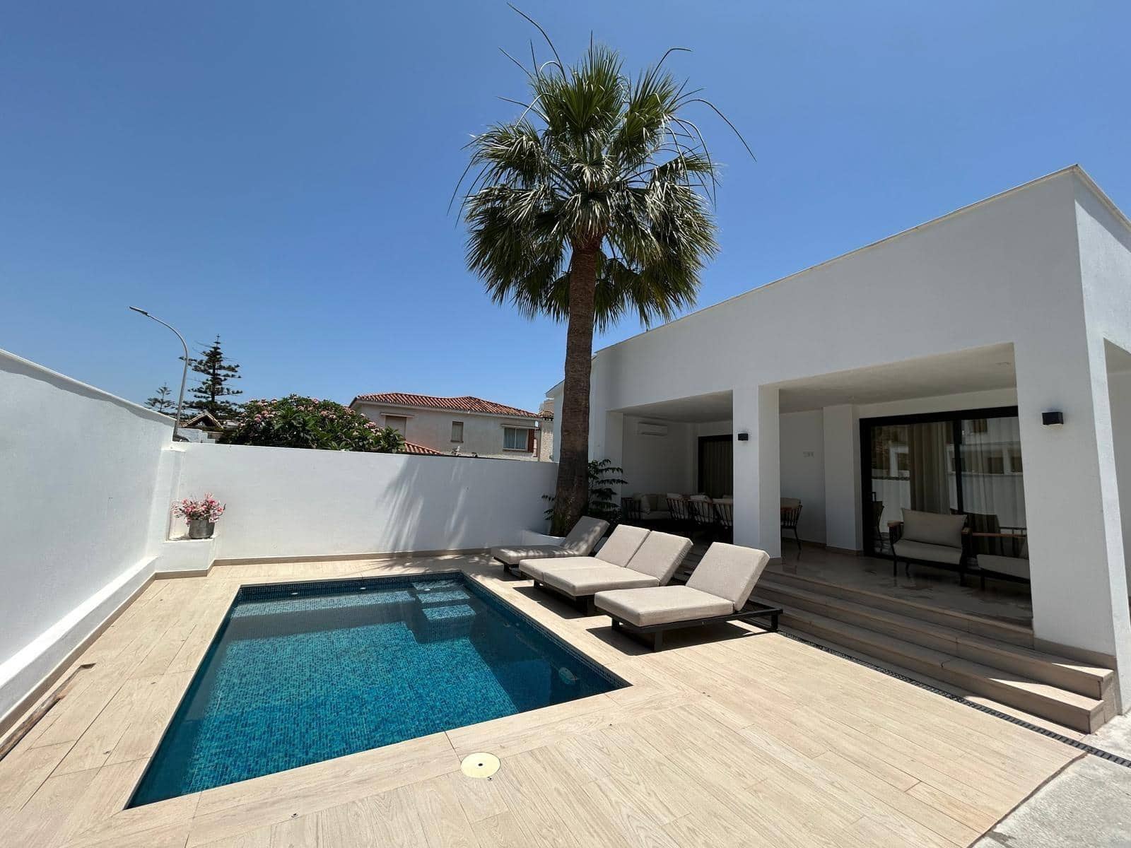 7 bedroom Villa for sale in Benalmadena Costa with pool garage - € 1,150,000 (Ref: 9527776)