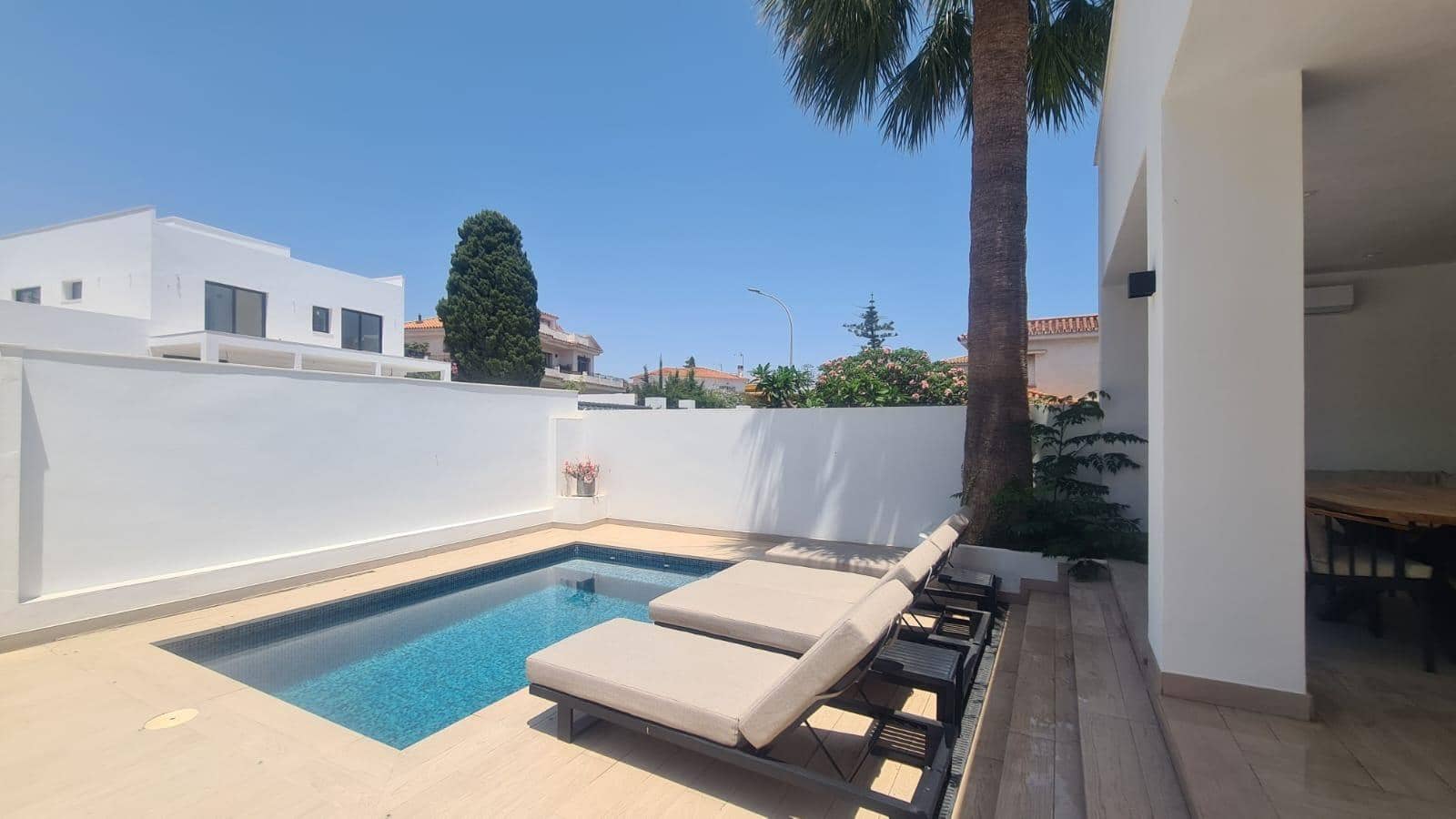 7 bedroom Villa for sale in Benalmadena Costa with pool garage - € 1,150,000 (Ref: 9527776)