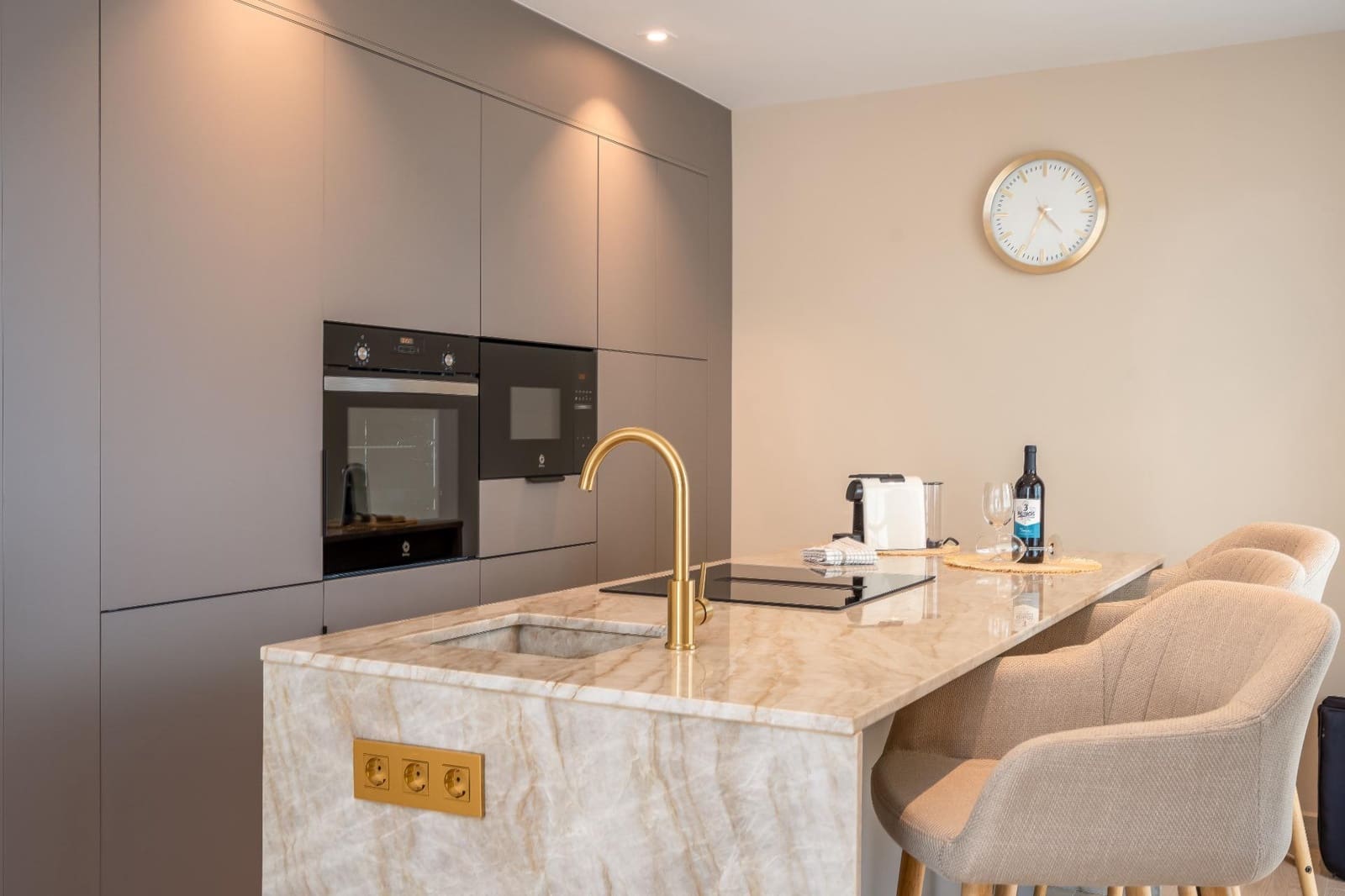 7 bedroom Villa for sale in Benalmadena Costa with pool garage - € 1,150,000 (Ref: 9527776)