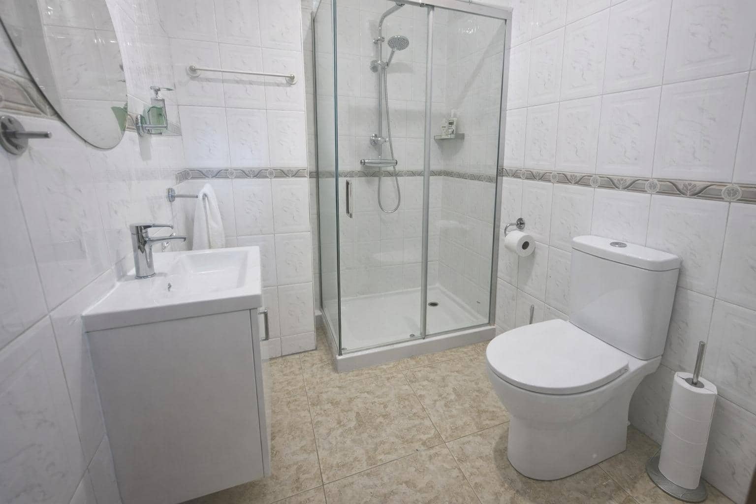 3 bedroom Terraced Villa for sale in Fuengirola with garage - € 250,000 (Ref: 9551630)