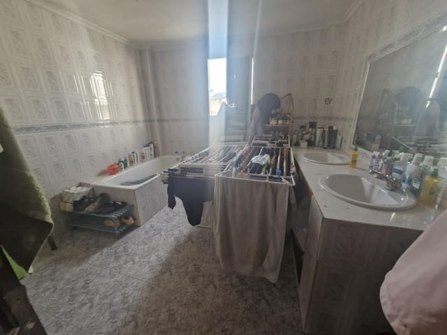 6 chambre Villa/Maison Mitoyenne à vendre à Los Pacos, Fuengirola avec garage - 250 000 € (Ref: 9551630)