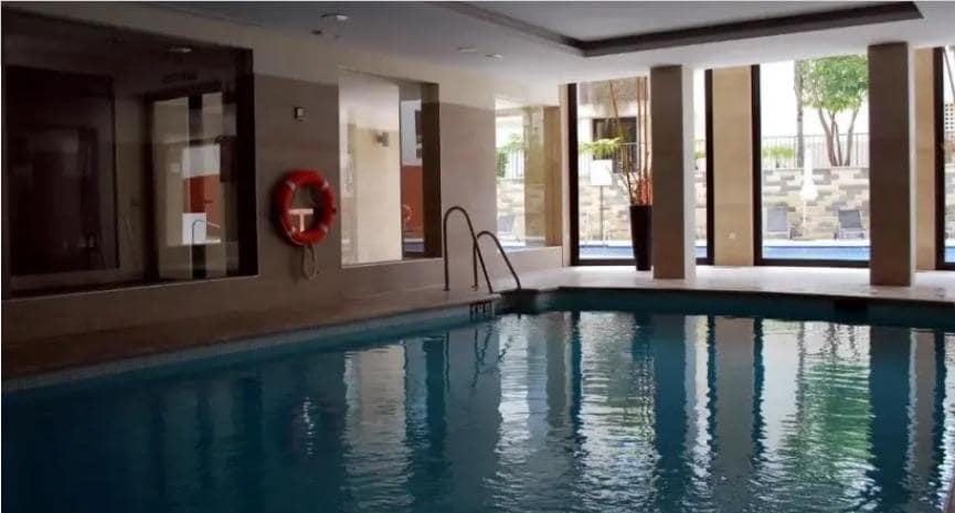 2 soverom Leilighet til leie i Marbella med svømmebasseng garasje - € 2 000 (Ref: 9565321)