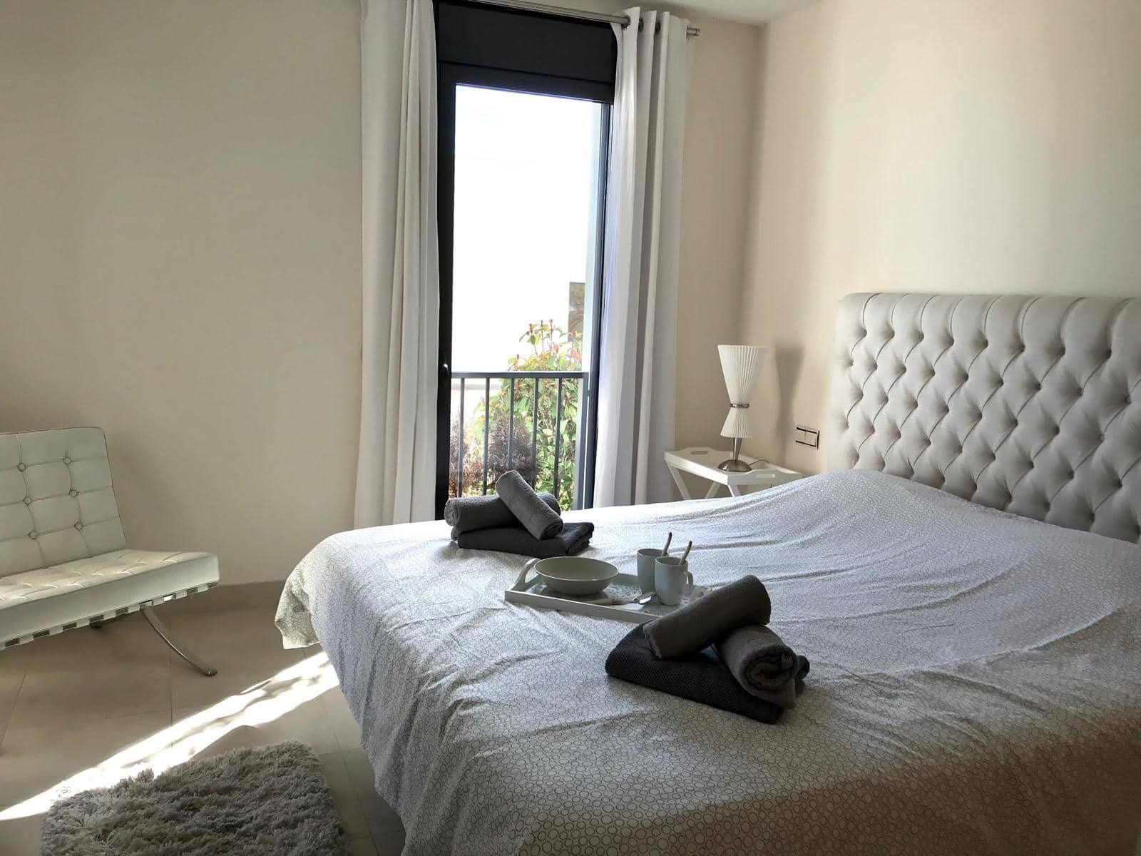 2 soverom Leilighet til leie i Marbella med svømmebasseng garasje - € 2 000 (Ref: 9565321)