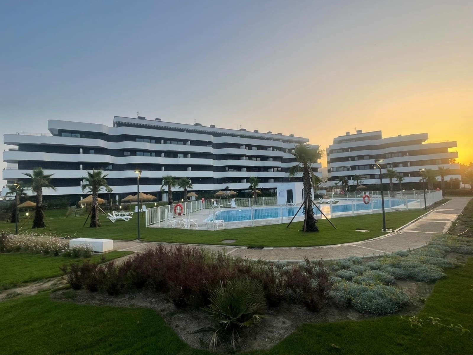 3 bedroom Apartment for sale in Torremolinos with garage - € 899,000 (Ref: 9583002)