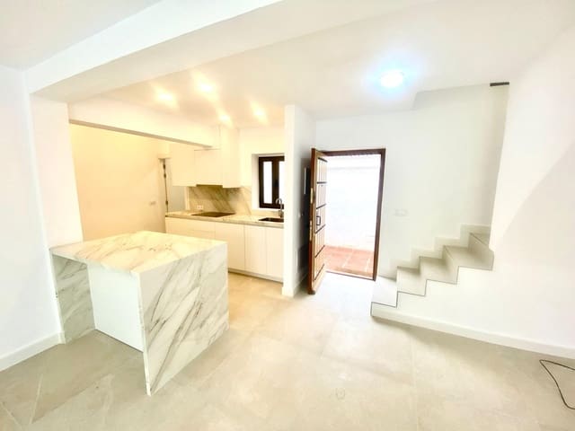 1 sovrum Radhus att hyra i Fuengirola - 1 600 € (Ref: 9596239)