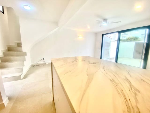 1 sovrum Radhus att hyra i Fuengirola - 1 600 € (Ref: 9596239)