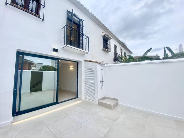 1 sovrum Radhus att hyra i Fuengirola - 1 600 € (Ref: 9596239)
