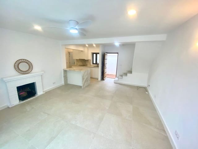 1 sovrum Radhus att hyra i Fuengirola - 1 600 € (Ref: 9596239)