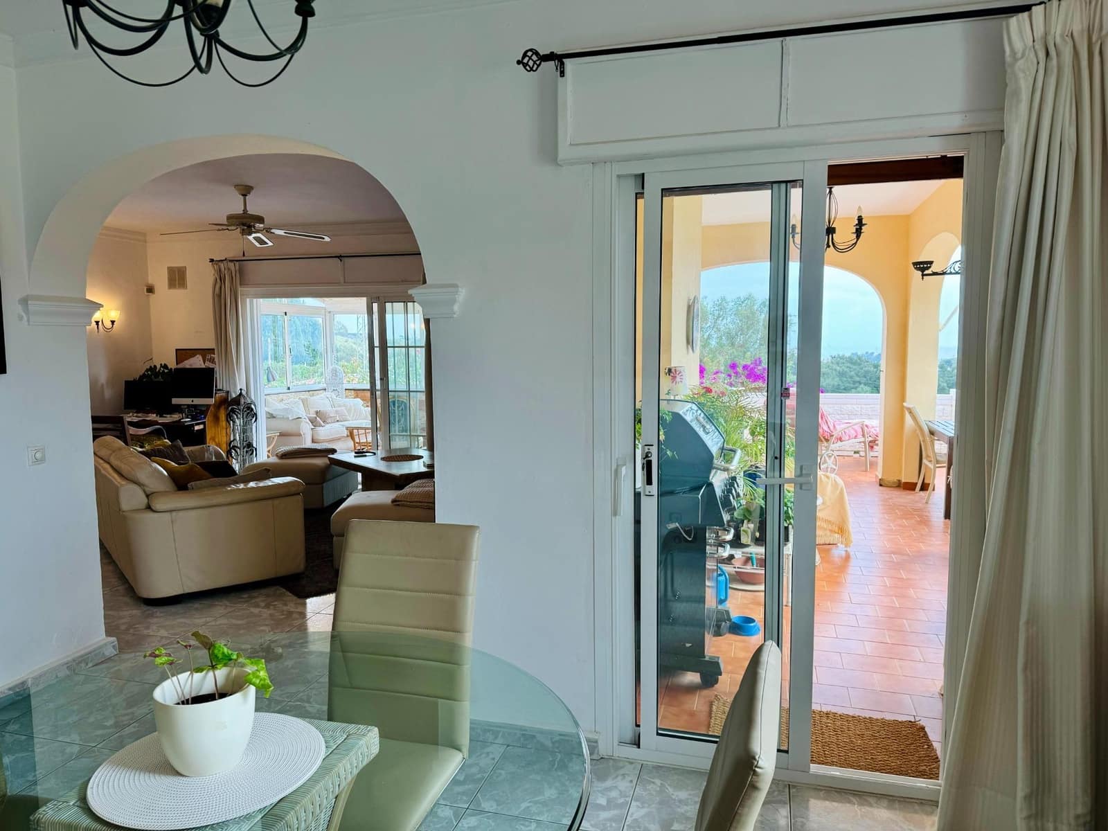 6 bedroom Villa for sale in Mijas with pool garage - € 899,000 (Ref: 9599612)