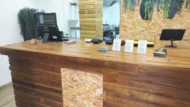 Kaupallinen myytävänä paikassa Benalmádena - 30 000 € (Ref: 9605056)