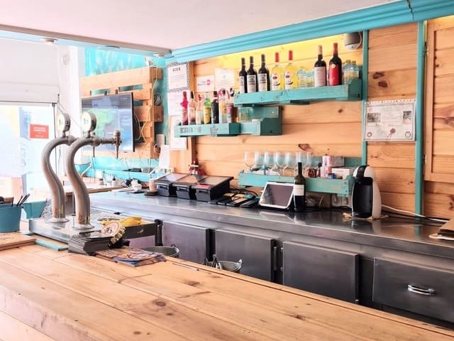 Kaupallinen myytävänä paikassa Benalmádena - 30 000 € (Ref: 9605056)