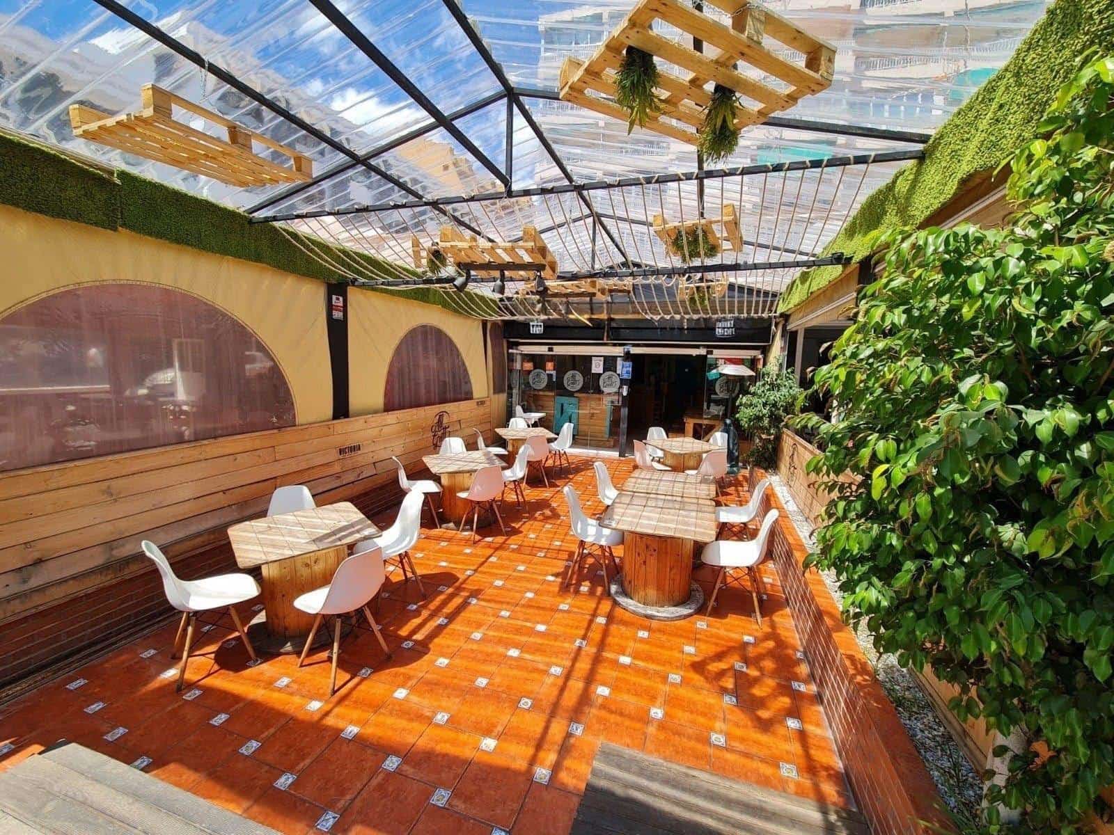 Kaupallinen myytävänä paikassa Benalmadena - 30 000 € (Ref: 9605056)