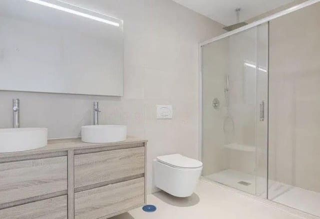 2 makuuhuone Huoneisto myytävänä paikassa El Higuerón, Fuengirola mukana uima-altaan 
autotalli - 450 000 € (Ref: 9622407)