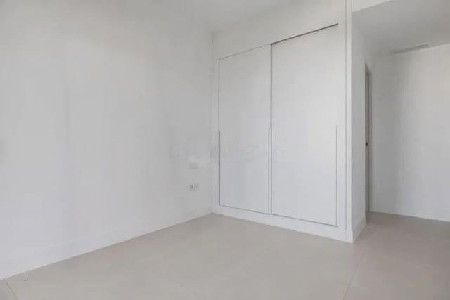 2 makuuhuone Huoneisto myytävänä paikassa El Higuerón, Fuengirola mukana uima-altaan 
autotalli - 450 000 € (Ref: 9622407)