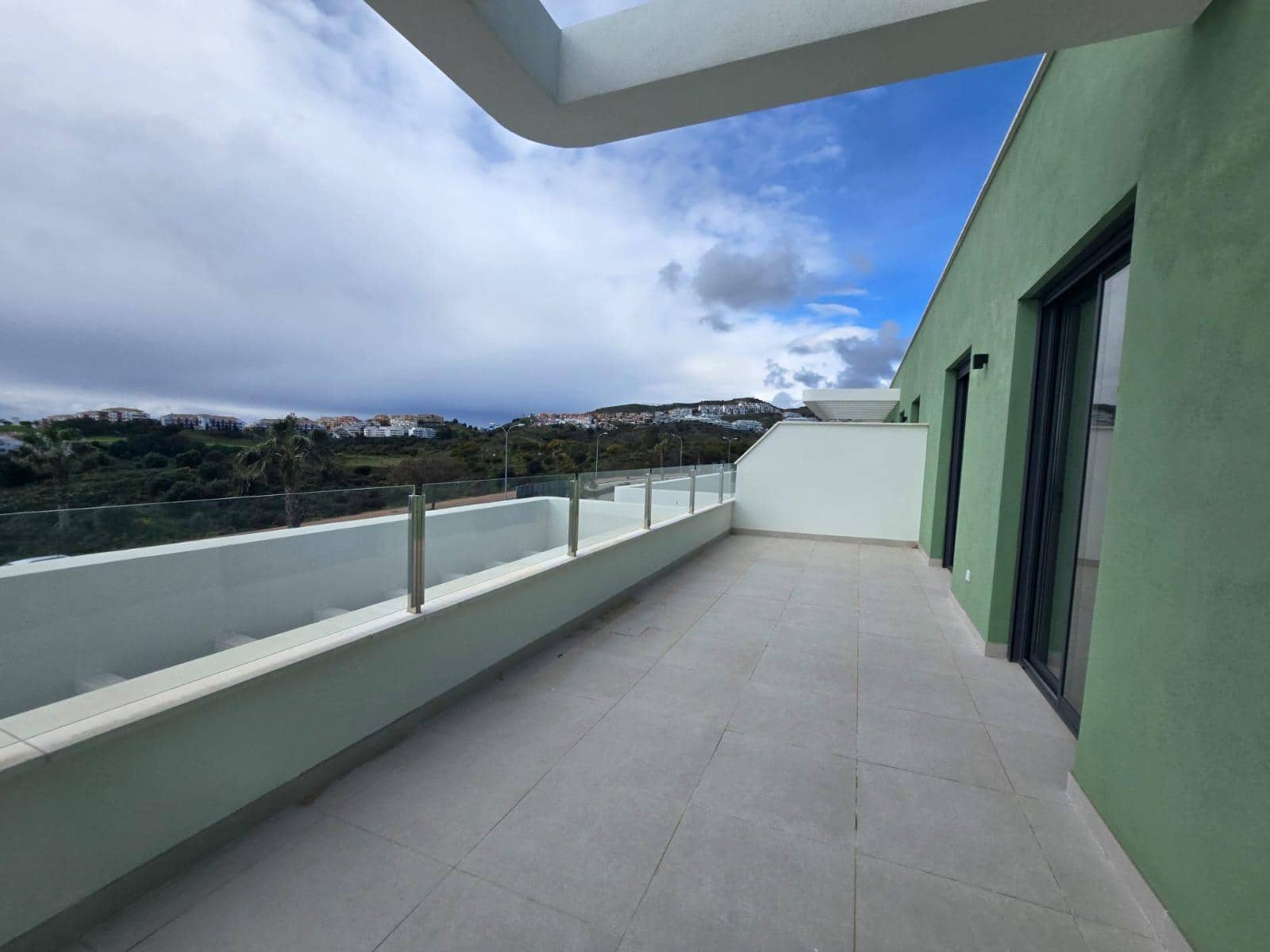 2 soverom Leilighet til salgs i La Cala de Mijas med svømmebasseng garasje - € 550 000 (Ref: 9666598)