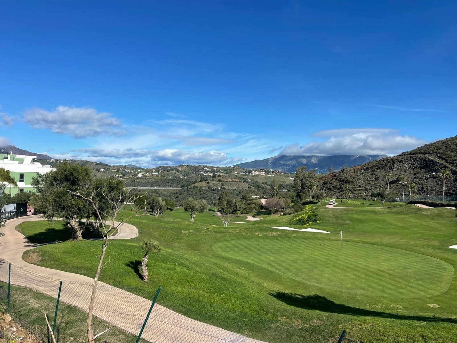 2 soverom Leilighet til salgs i La Cala de Mijas med svømmebasseng garasje - € 550 000 (Ref: 9666598)