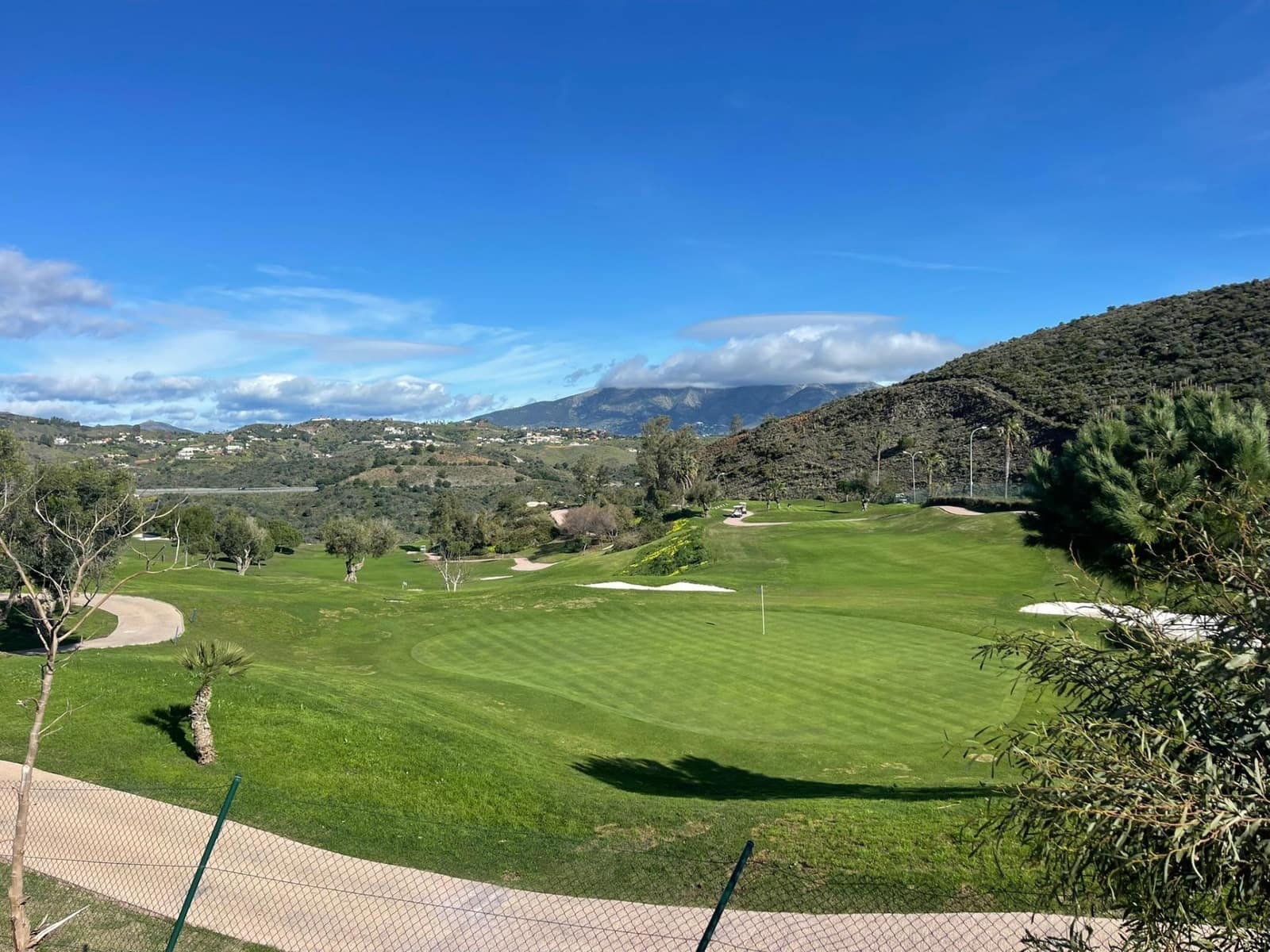 2 soverom Leilighet til salgs i La Cala de Mijas med svømmebasseng garasje - € 550 000 (Ref: 9666598)