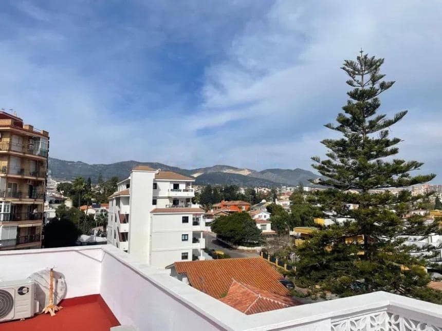 2 bedroom Flat for sale in Benalmadena Costa - € 298,000 (Ref: 9674303)