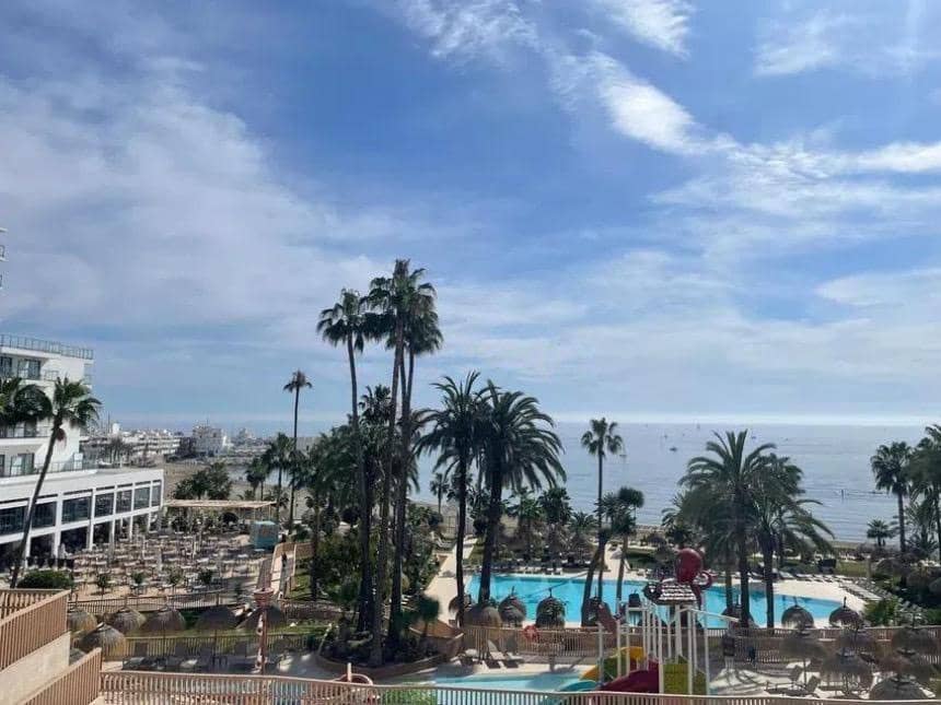 2 bedroom Flat for sale in Benalmadena Costa - € 298,000 (Ref: 9674303)