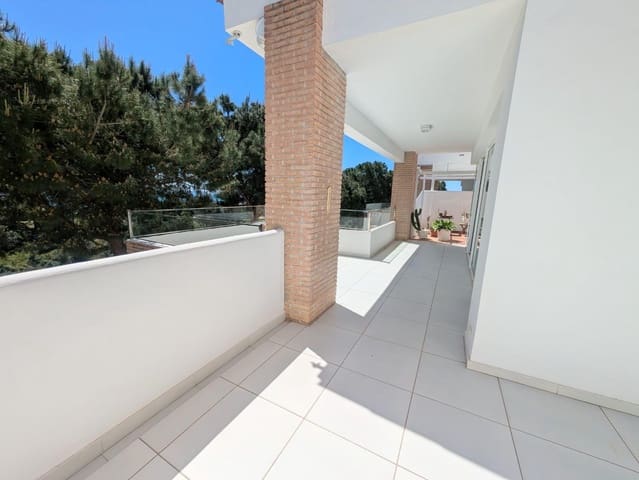 4 makuuhuone Huvila myytävänä paikassa Torremuelle, Benalmádena mukana uima-altaan 
autotalli - 879 000 € (Ref: 9679925)