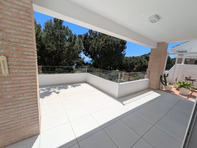 4 makuuhuone Huvila myytävänä paikassa Torremuelle, Benalmádena mukana uima-altaan 
autotalli - 879 000 € (Ref: 9679925)