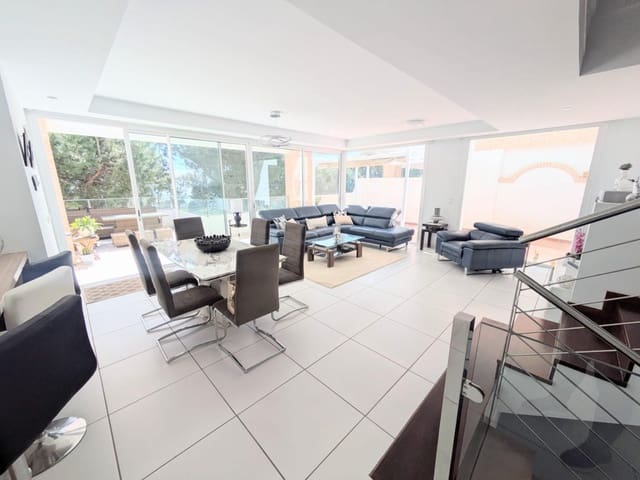 4 makuuhuone Huvila myytävänä paikassa Torremuelle, Benalmádena mukana uima-altaan 
autotalli - 879 000 € (Ref: 9679925)