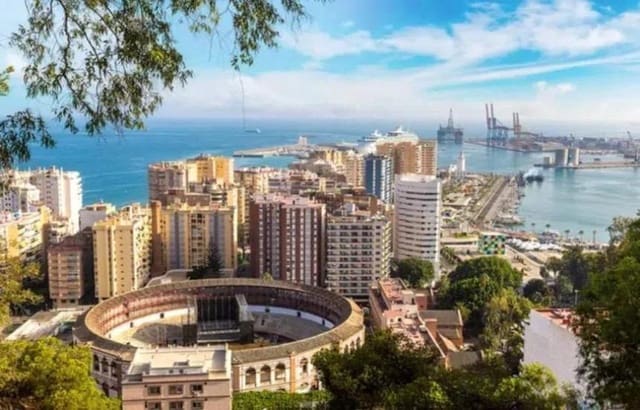 Bouwgrond te koop in Cruz de Humilladero, Málaga stad - € 7.800.000 (Ref: 9690674)